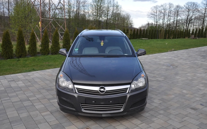 Opel Astra cena 12700 przebieg: 216861, rok produkcji 2010 z Biała małe 37